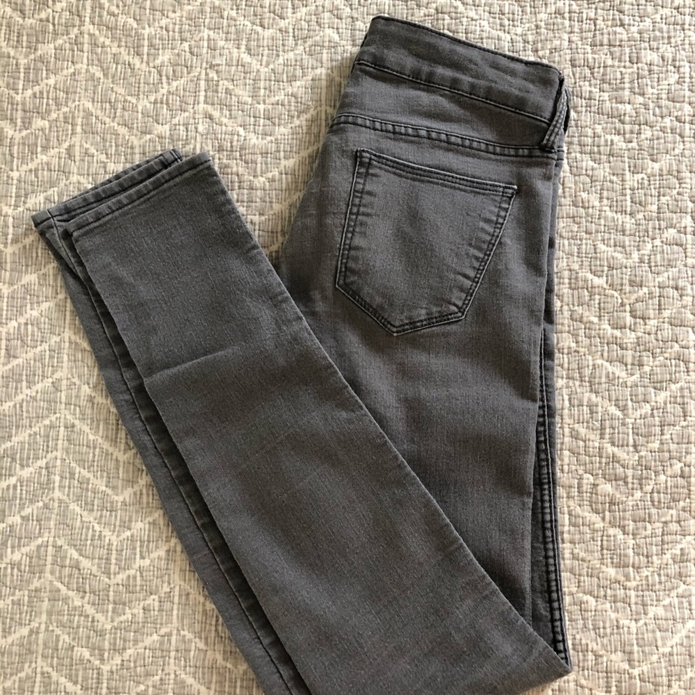 H&M gray skinny jeans size 25 regular